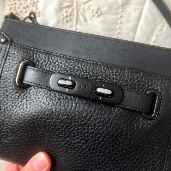 Coach Swagger Wristlet Black Crossbody Small Handbag Black Pepple Leather - Picture 5 of 10